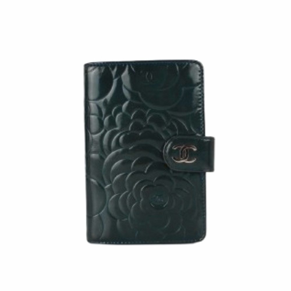 CHANEL PATENT CAMELLIA FOLDING WALLET